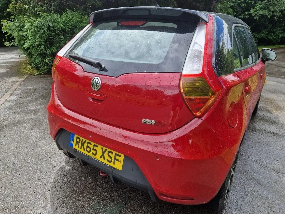 Used MG MG3 106 HP (77 kW) 2015 Red Hatchback