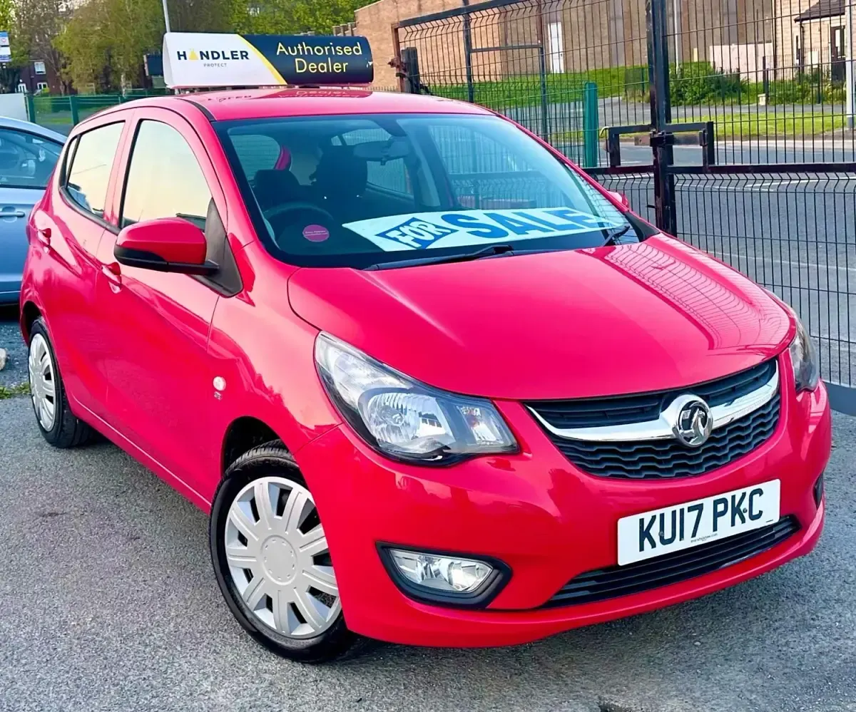 Second-hand Vauxhall Viva 75 CP (55 kW) 2017 Roșu Hatchback