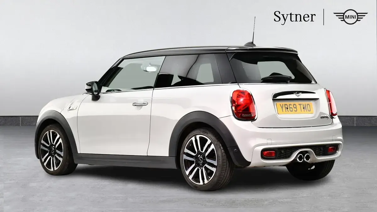 Usado Mini Cooper S Exclusive 189 HP (139 kW) 2019 Prateado Citadino