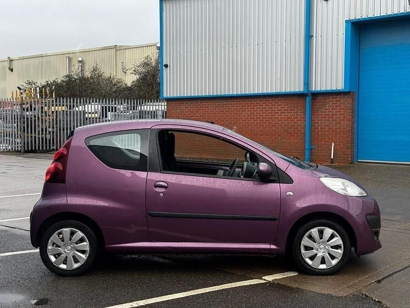 Used Peugeot 107 Active 68 HP (50 kW) 2012 Mauve/purple Hatchback