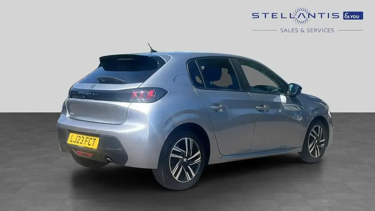 Used Peugeot 208 Active+ 99 HP (72 kW) 2023 Grey Hatchback