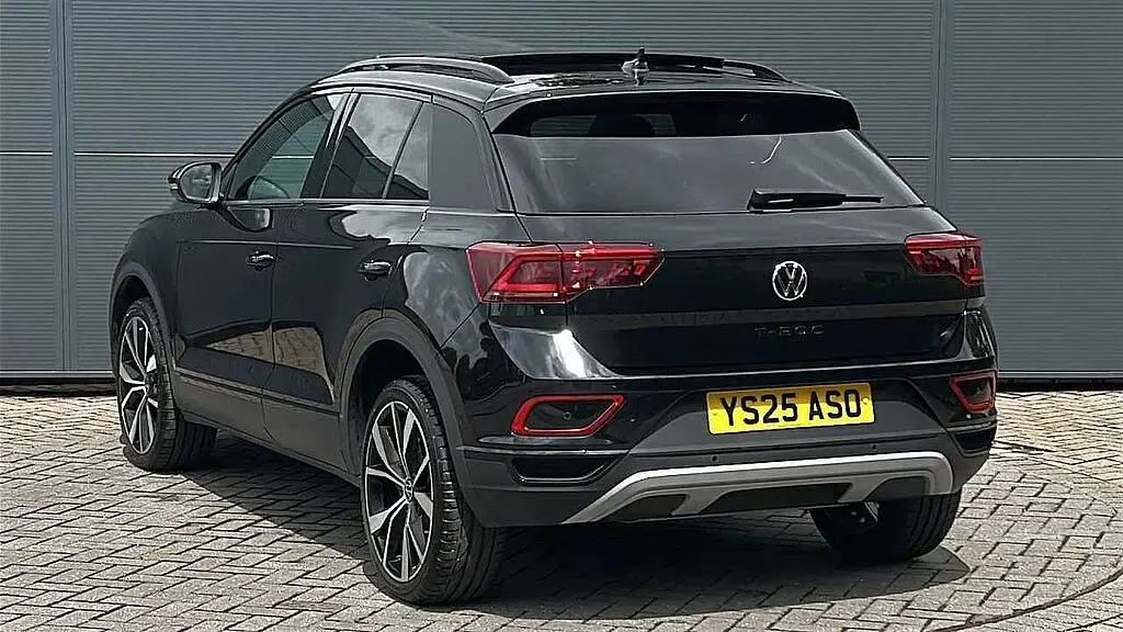 Used VW T-Roc Design 150 HP (110 kW) 2025 Black SUV