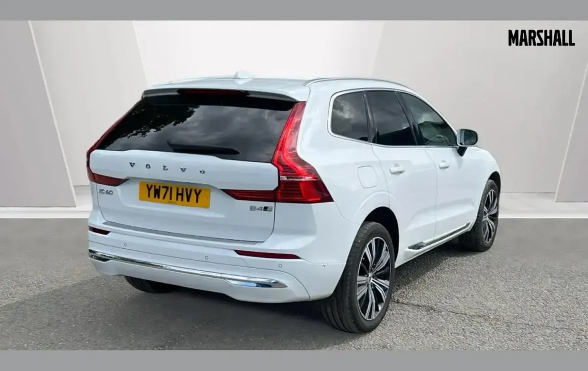 Used Volvo XC60 Inscription 235 HP (172 kW) 2021 White SUV