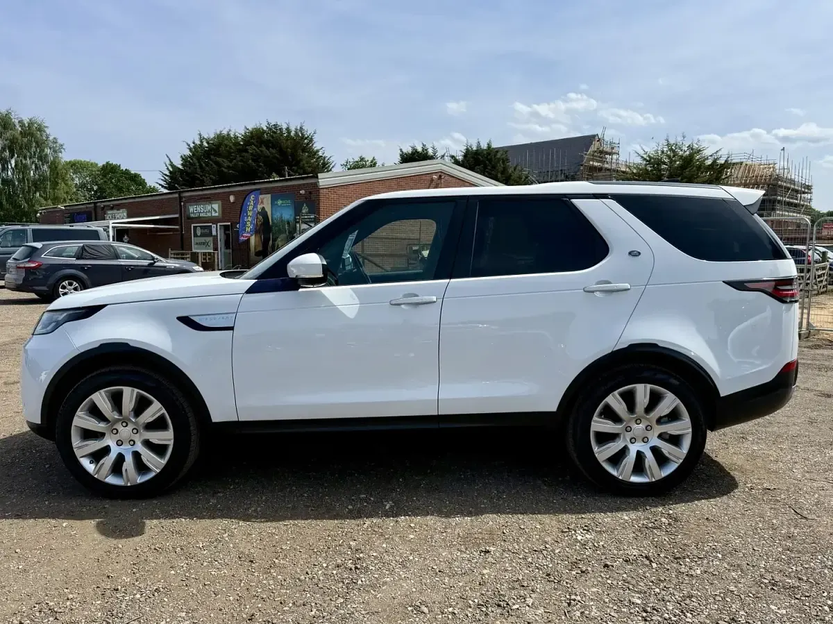 Used Land Rover Discovery HSE Luxury 237 HP (174 kW) 2018 White SUV