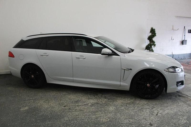 Used Jaguar XF Sportbrake R-Sport 200 HP (147 kW) 2015 White Estate