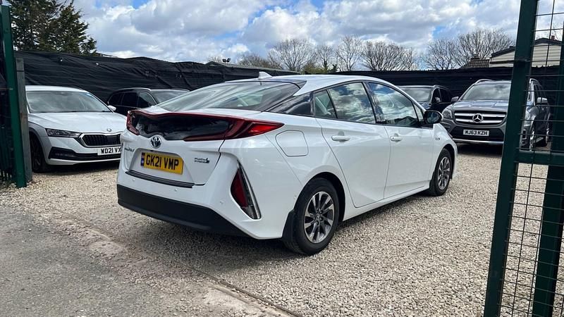 Used Toyota Prius 2021 White Hatchback