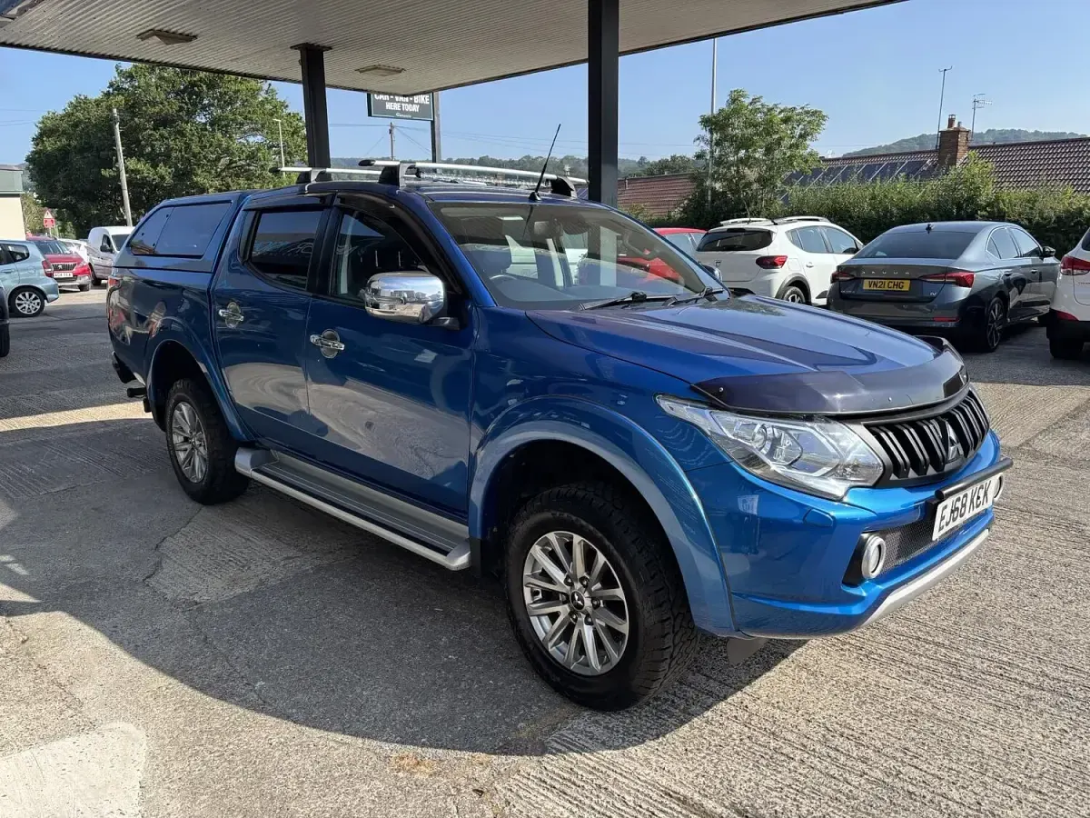 Used Mitsubishi L200 2018 Blue Pickup