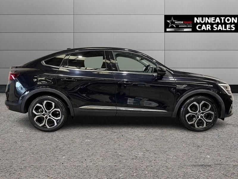 Begagnad Renault Arkana Version S 145 HK (106 kW) 2022 Svart SUV
