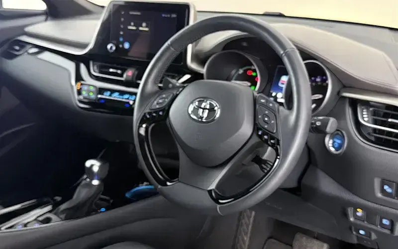 Used Toyota C-HR 122 HP (89 kW) 2023 Grey SUV