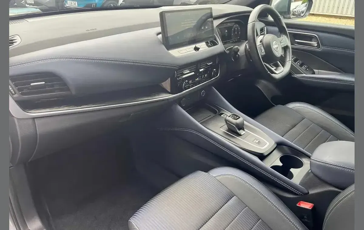 Used Nissan Qashqai Tekna 155 HP (114 kW) 2024 Grey SUV