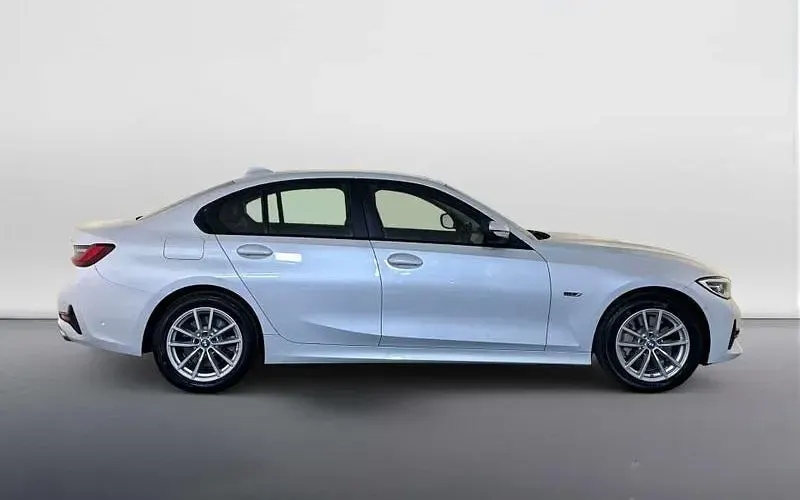 Used BMW 330e Comfort Edition 292 HP (214 kW) 2022 White Sedan