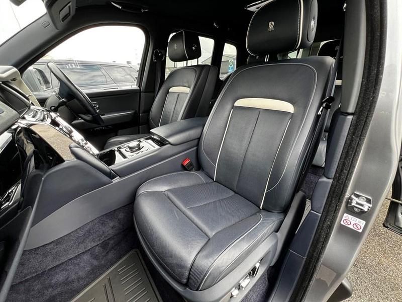 Used Rolls Royce Cullinan 563 HP (414 kW) 2020 Jubilee silver SUV