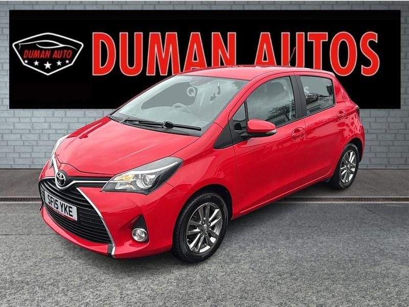 Used Toyota Yaris Multidrive S 99 HP (72 kW) 2015 Red Hatchback