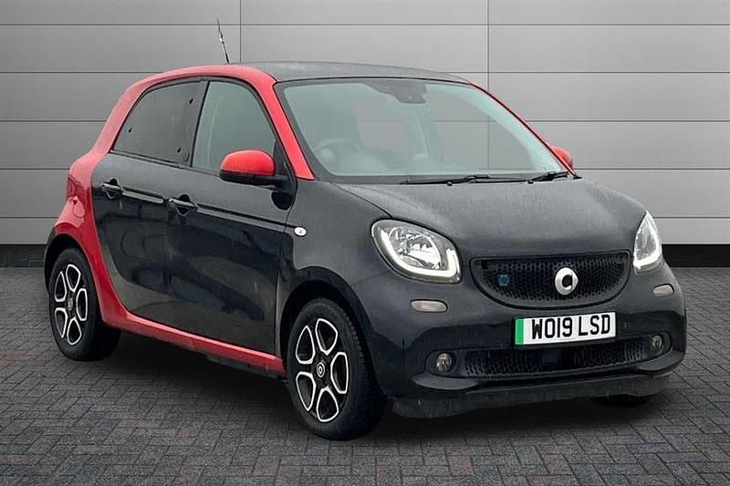 Used Smart ForFour Electric Drive Premium 60 kW (82 HP) 2019 Black Hatchback