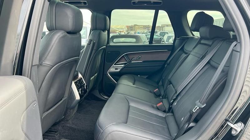 Used Land Rover Range Rover SE 440 HP (323 kW) 2023 Black SUV
