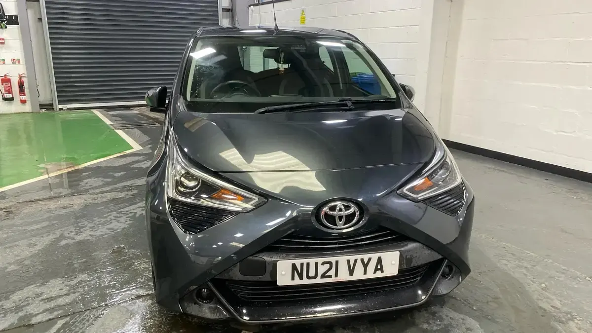 Gebraucht Toyota Aygo X-play 72 PS (52 kW) 2021 Grau Kleinwagen