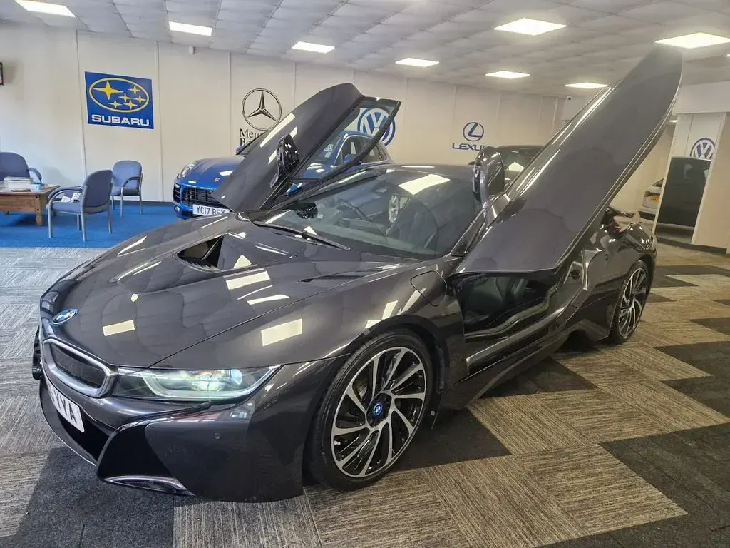 Used BMW i8 Pure Impulse 362 HP (266 kW) 2015 Grey Coupe