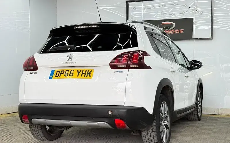 Used Peugeot 2008 Allure 99 HP (72 kW) 2017 White SUV