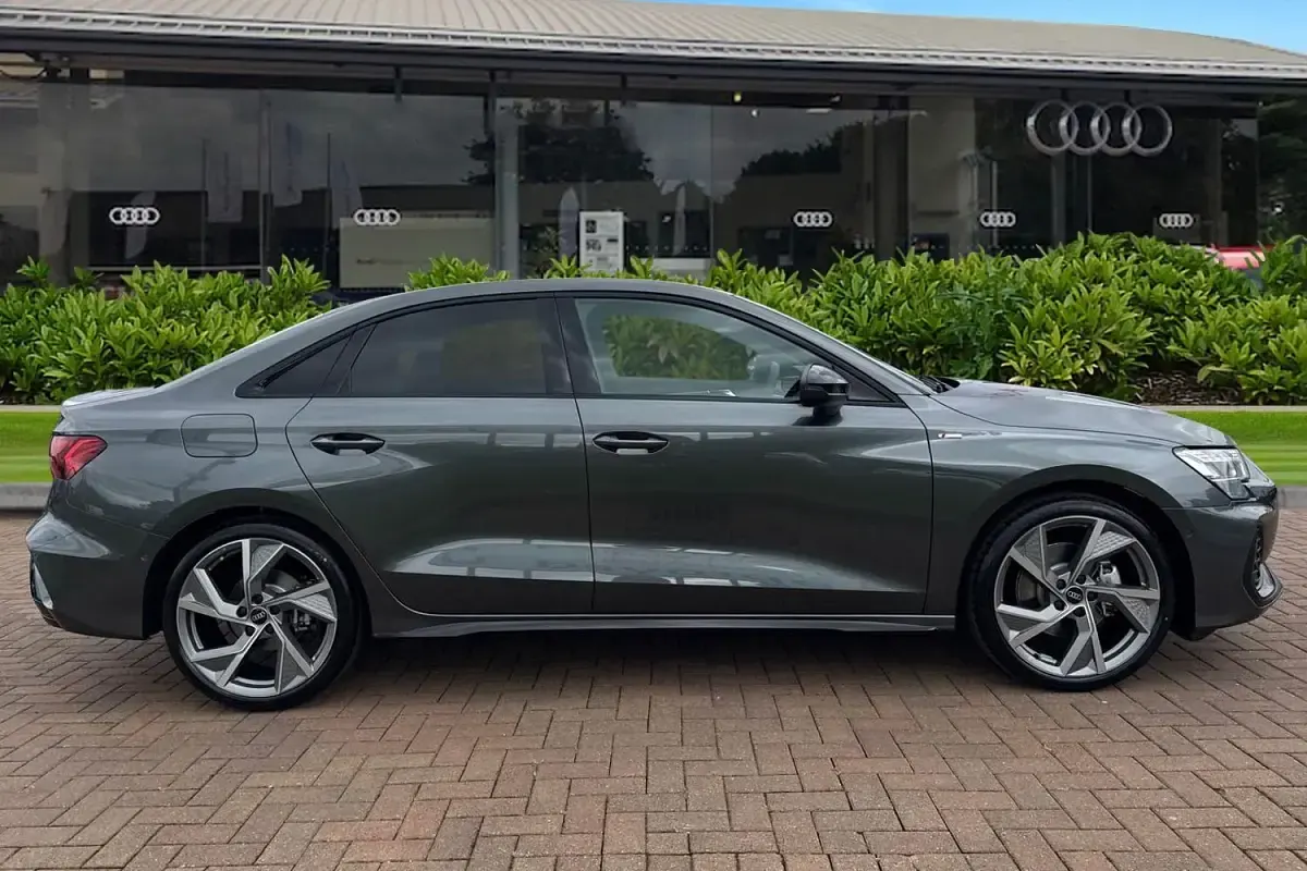 Ny Audi A3 Black Edition 2026 Grå Sedan