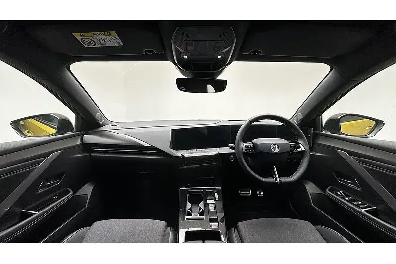 Używany Vauxhall Astra 114 kW (156 KM) 2024 Żółty Hatchback