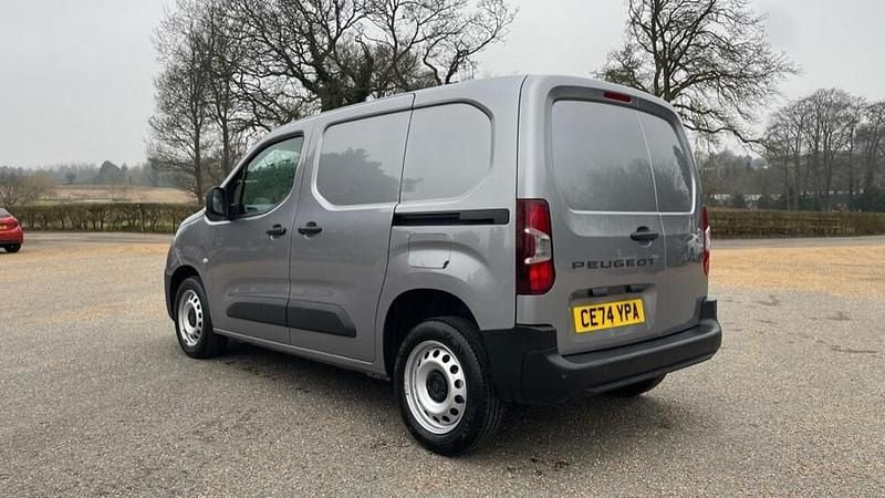 Used Peugeot Partner S 101 HP (74 kW) 2024 Grey MPV