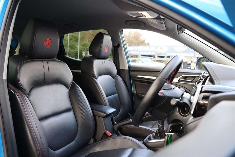Usado MG ZS Exclusive 106 HP (77 kW) 2023 Azul SUV