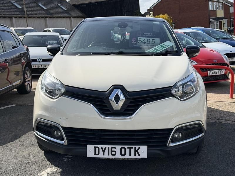 Used Renault Captur Dynamique 90 HP (66 kW) 2016 White SUV