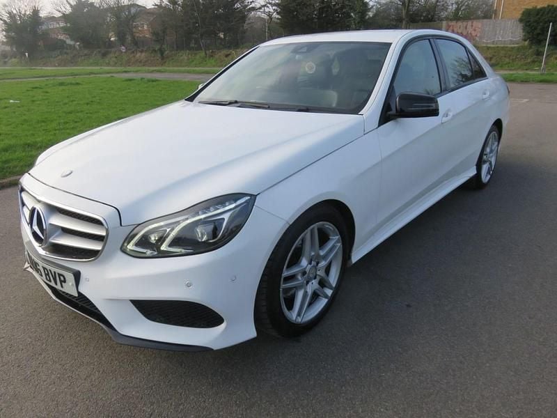 Begagnad Mercedes E220 AMG 2016 Vit Sedan
