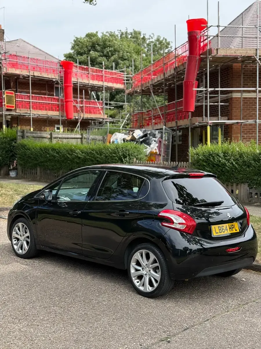 Used Peugeot 208 Allure 2015 Black Hatchback
