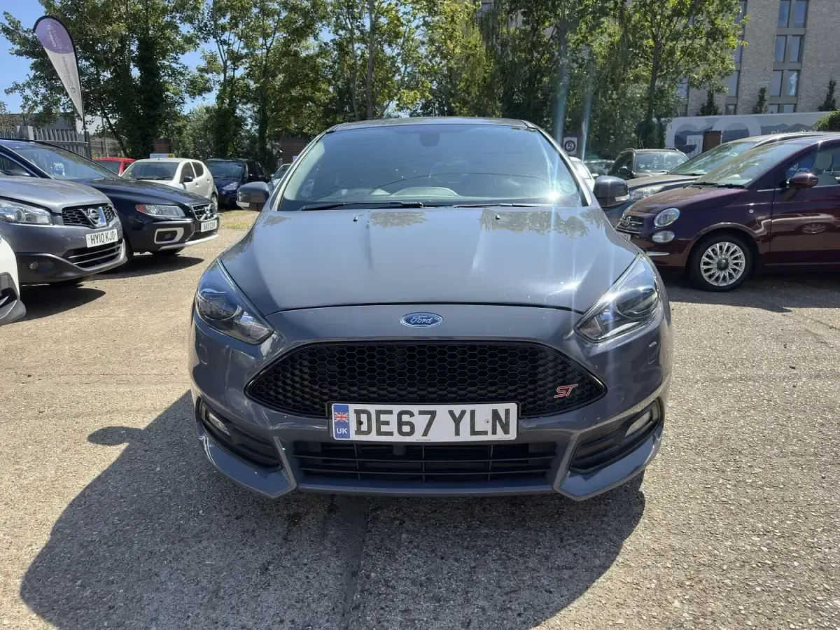 Used Ford Focus ST 185 HP (136 kW) 2017 Grey Hatchback
