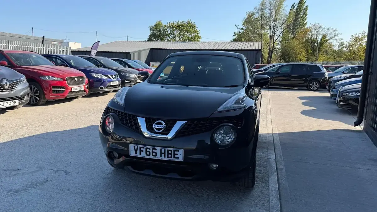 Used Nissan Juke N-Connecta 113 HP (83 kW) 2017 Black SUV