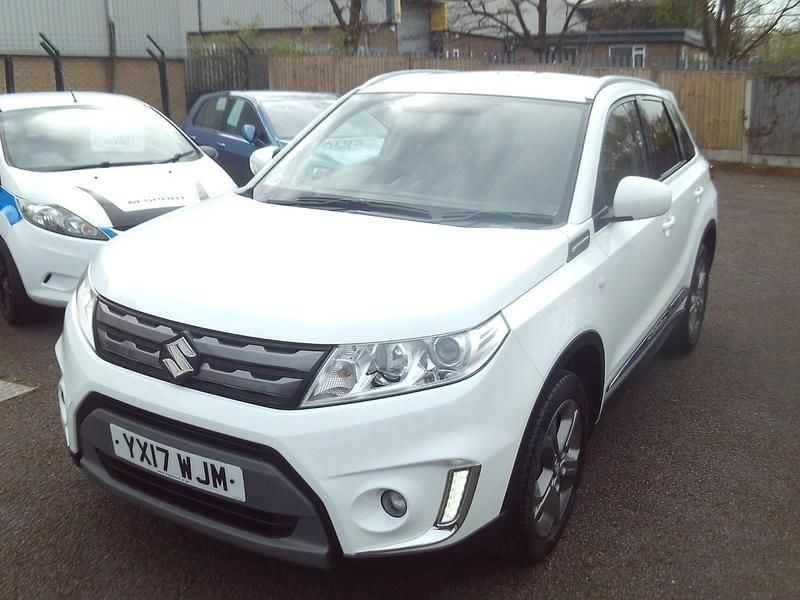 Used Suzuki Vitara SZ-T 120 HP (88 kW) 2017 White SUV