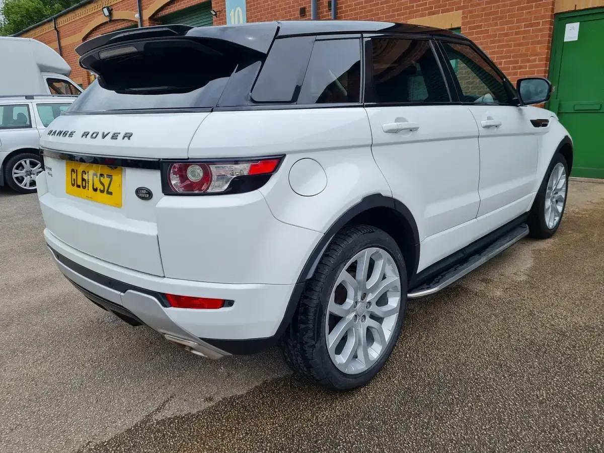 Used Land Rover Range Rover evoque Dynamic 2011 White Estate
