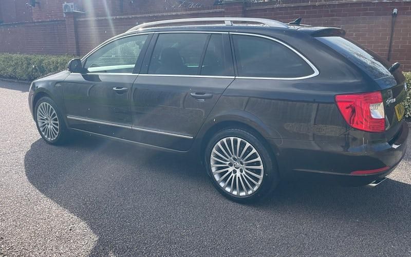 Used Skoda Superb 170 HP (125 kW) 2015 Brown Estate