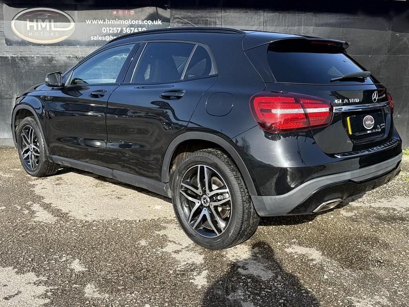 Used Mercedes GLA180 Urban 122 HP (89 kW) 2019 Black SUV