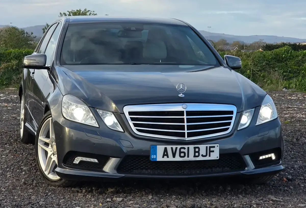 Begagnad Mercedes E350 2011 Grå Sedan
