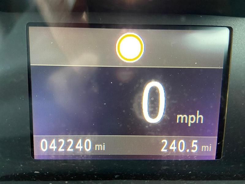 Used Vauxhall Crossland X S 130 HP (95 kW) 2018 White SUV