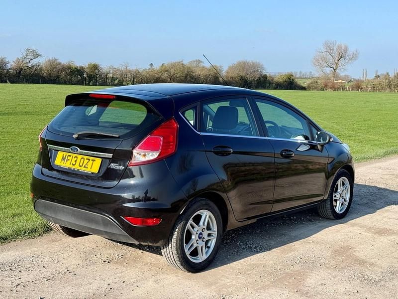 Used Ford Fiesta Zetec 82 HP (60 kW) 2013 Black Hatchback