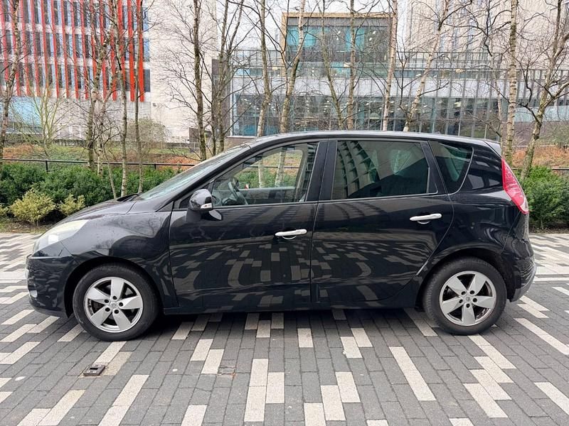 Usado Renault Scénic III Dynamique 2011 Preto Monovolume