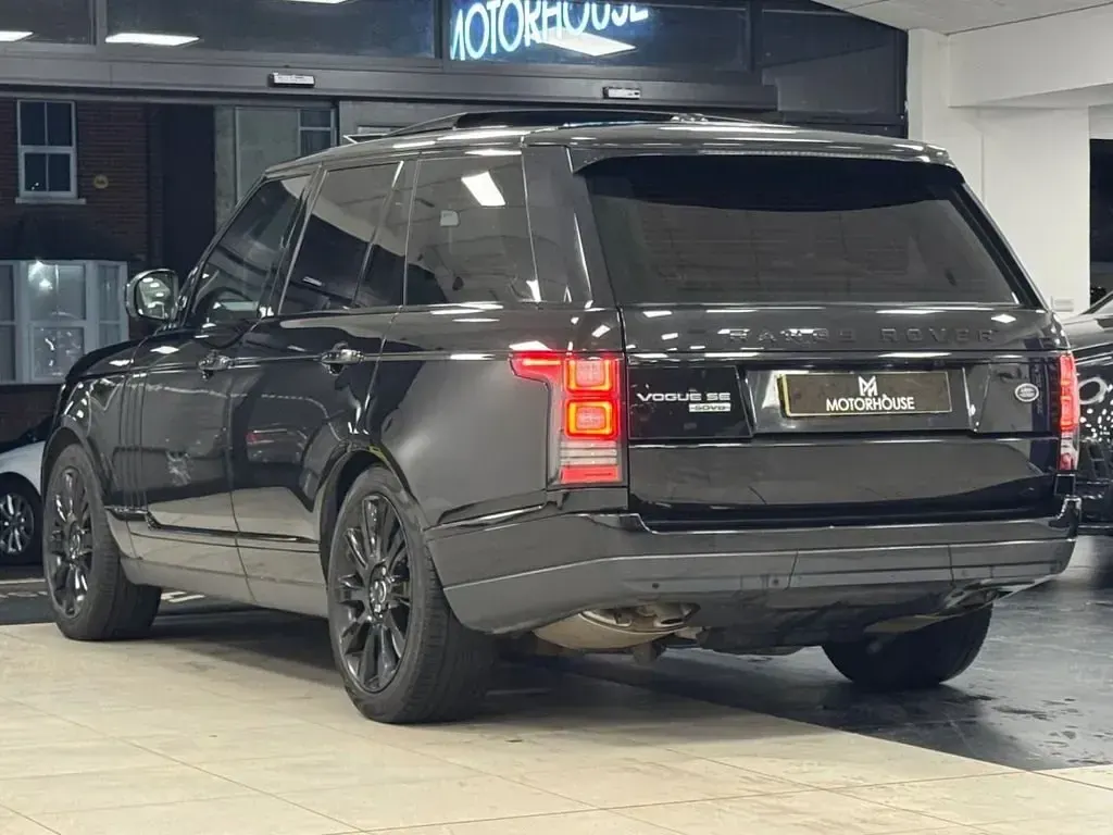 Gebraucht Land Rover Range Rover Vogue SE 339 PS (249 kW) 2014 Schwarz SUV