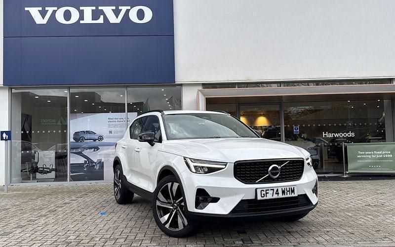 Usado Volvo XC40 Plus 163 HP (119 kW) 2026 SUV