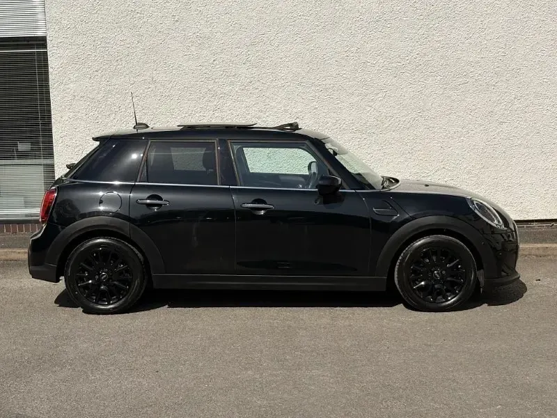 Used Mini Cooper Classic 135 HP (99 kW) 2023 Black Hatchback