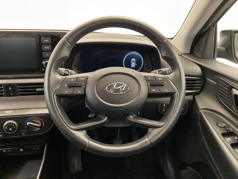 Used Hyundai i20 SE 100 HP (73 kW) 2022 Grey Hatchback