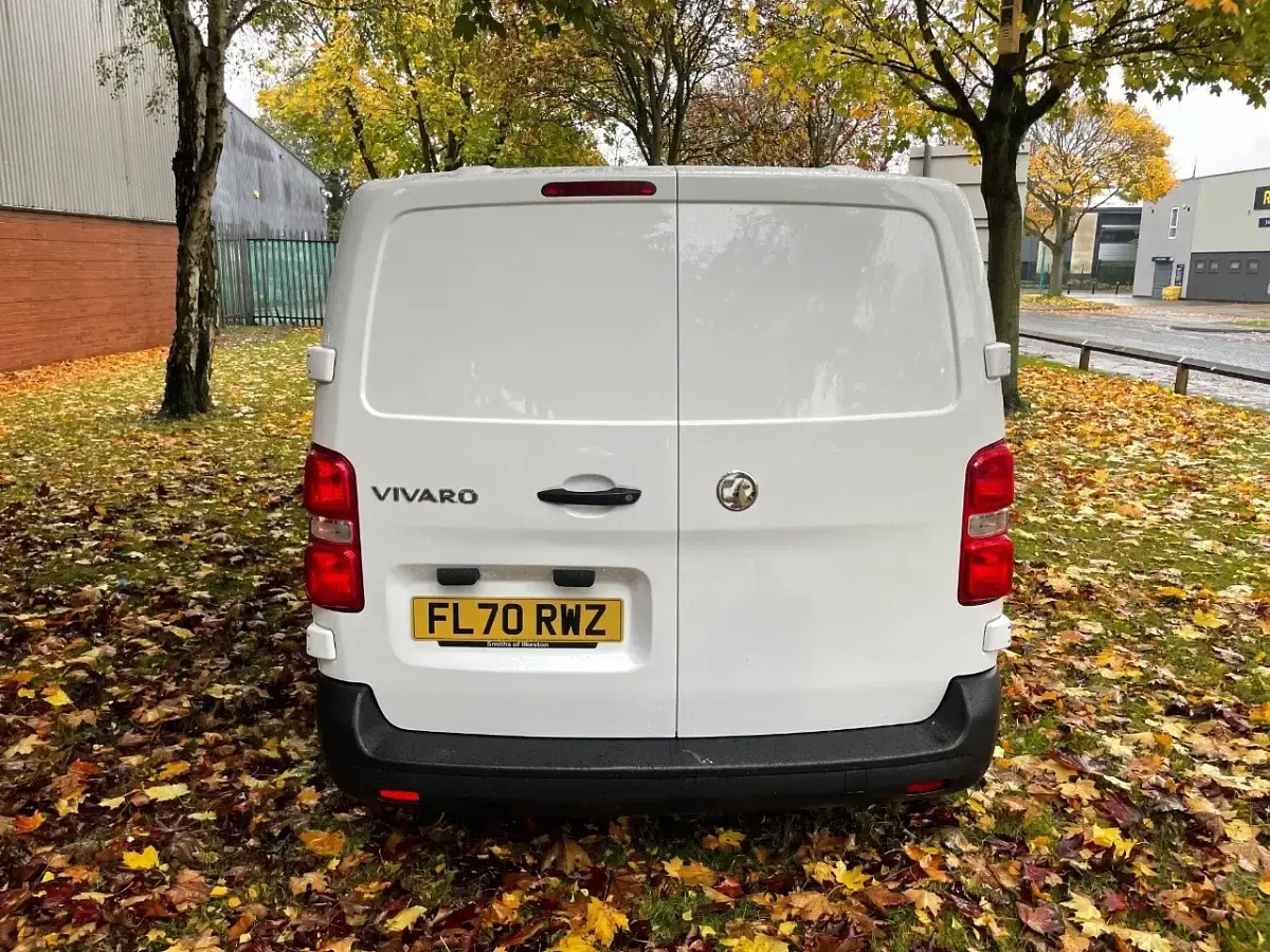 Used Vauxhall Vivaro Edition 120 HP (88 kW) 2020 White MPV