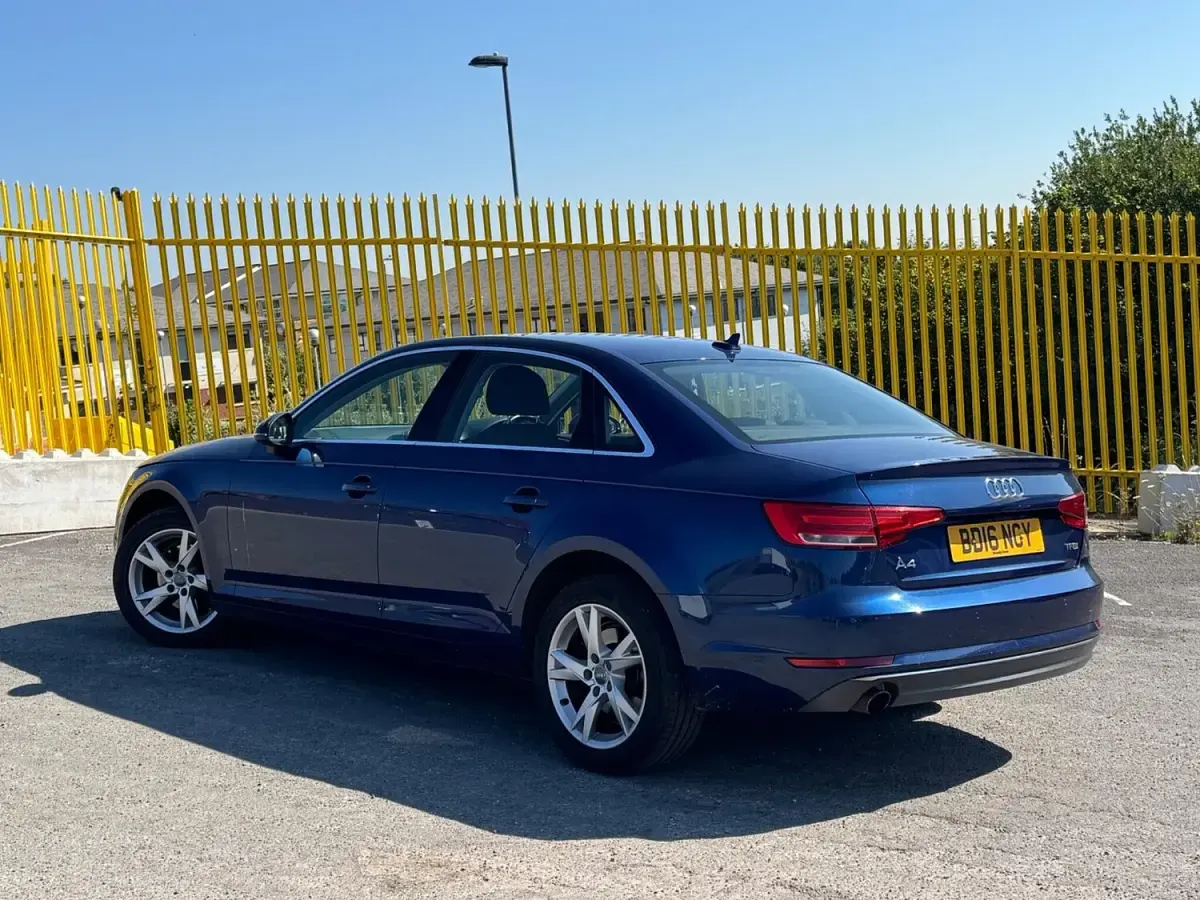 Used Audi A4 Sport 150 HP (110 kW) 2016 Blue Sedan