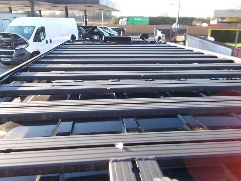 Used Land Rover Defender 175 HP (128 kW) 2014 Grey SUV