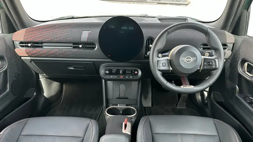 Used Mini Cooper Hatch 113 kW (154 HP) 2026 Green Hatchback