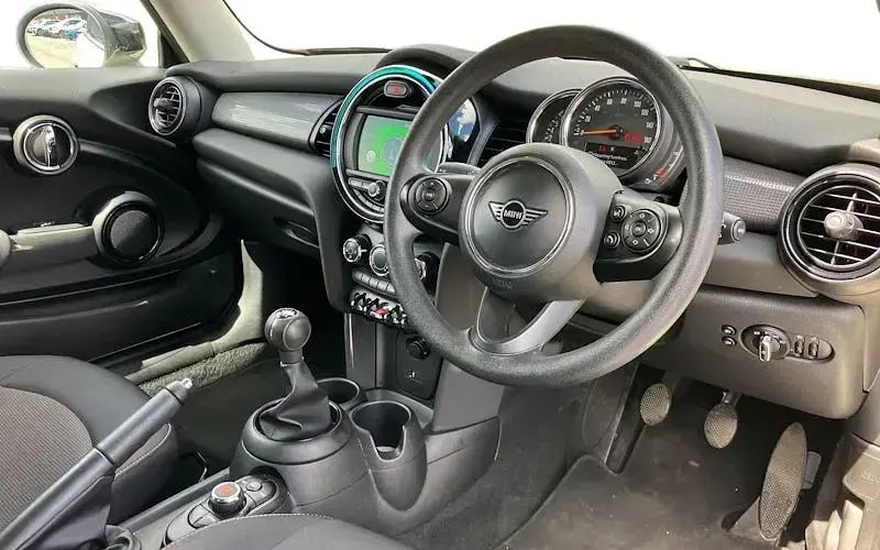 Used Mini Cooper Classic 136 HP (100 kW) 2021 Hatchback