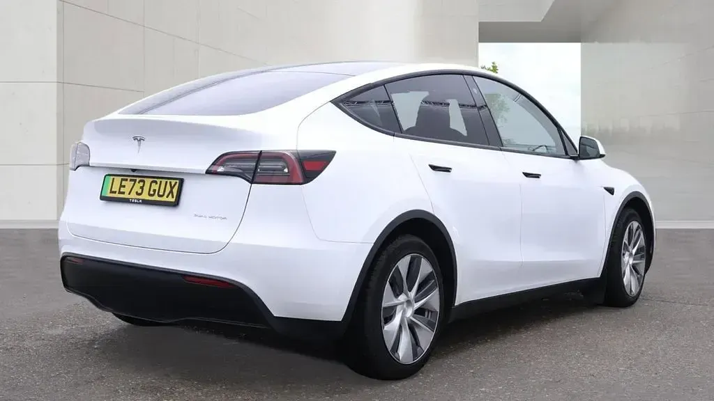 Used Tesla Model Y Long Range AWD 378 kW (514 HP) 2023 White SUV