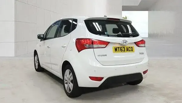 Used Hyundai ix20 Active 125 HP (91 kW) 2013 White Hatchback